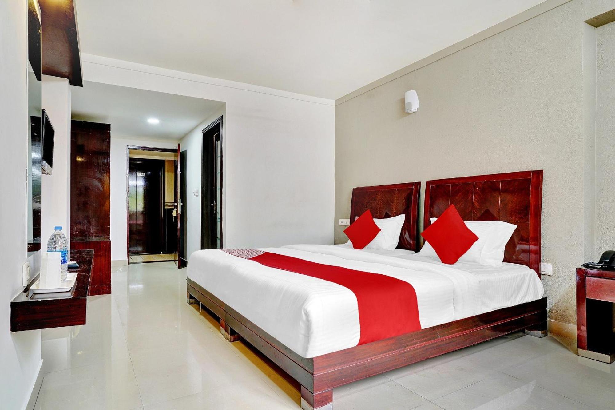Hotel O Aec Residency Mararikulam Exterior foto